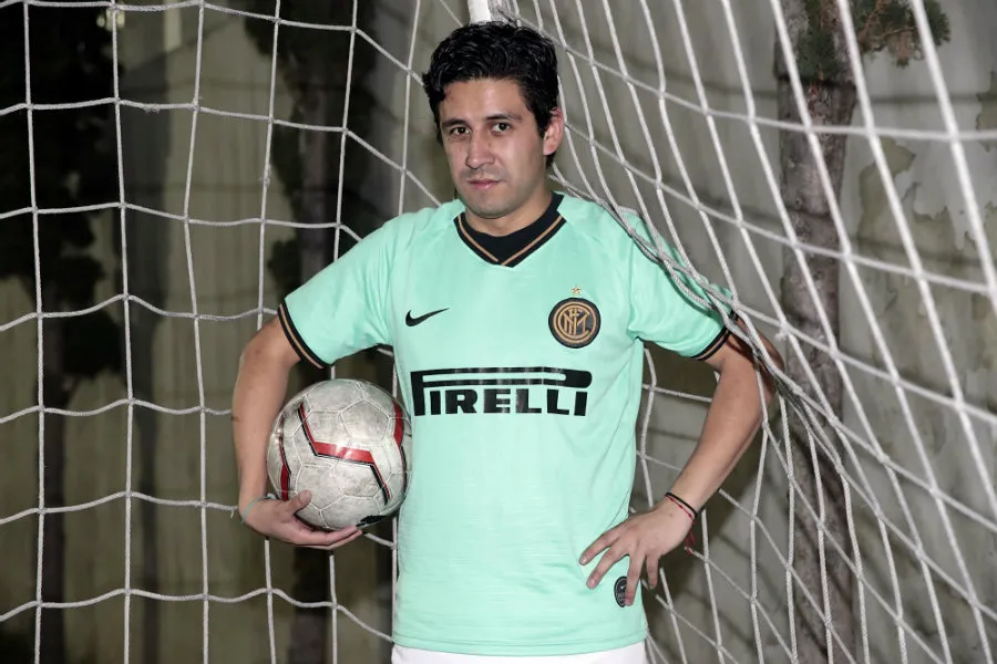 El zaguero posa para la lente de RÉCORD