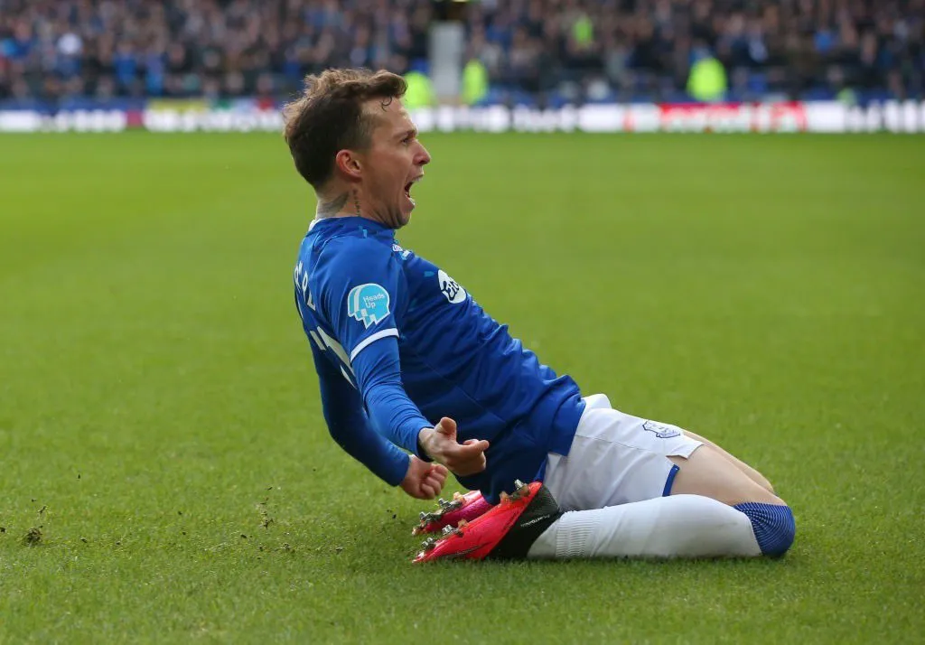 Duarte festeja eufórico su gol