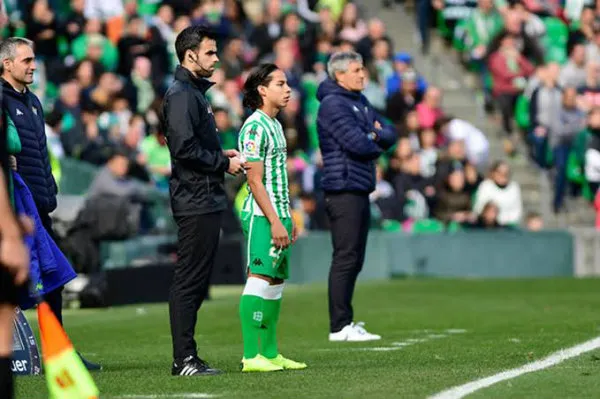 Diego Lainez y Quique Setién con Betis