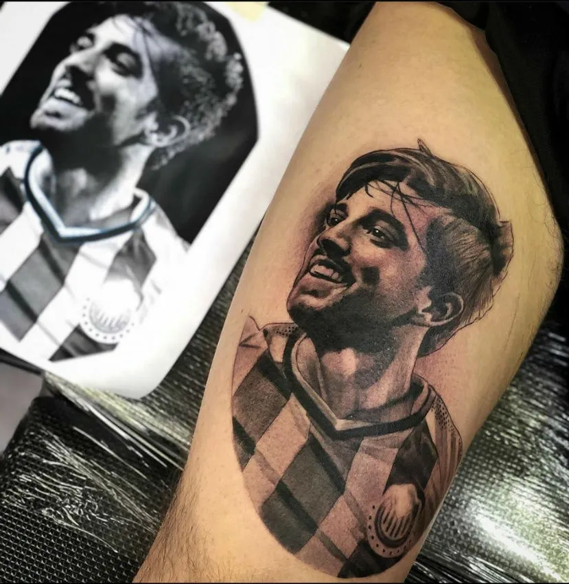 TWITTER @ALBERTOGILARD77 Tatuaje de fan de Rodolfo Pizarro