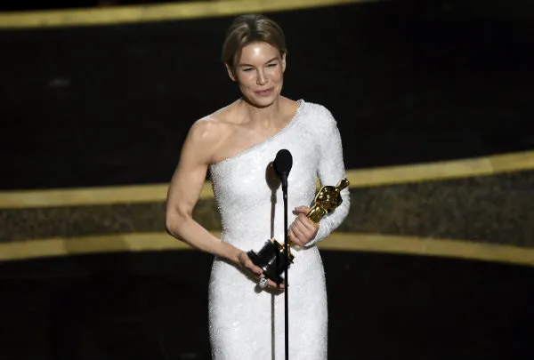 Renée Zellweger premiada como Mejor Actríz