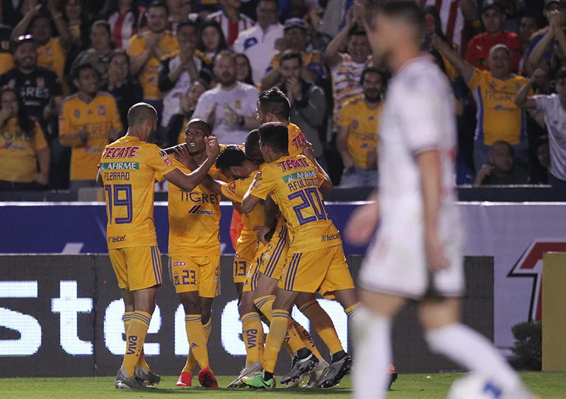 IMAGO7 Chivas se vio ampliamente superado por Tigres en el segundo tiempo