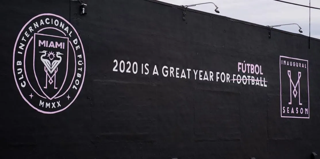 Anuncio del Inter Miami en su nuevo inmueble