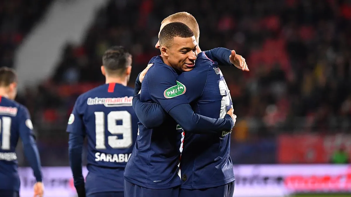 Kylian Mbappé celebra su gol