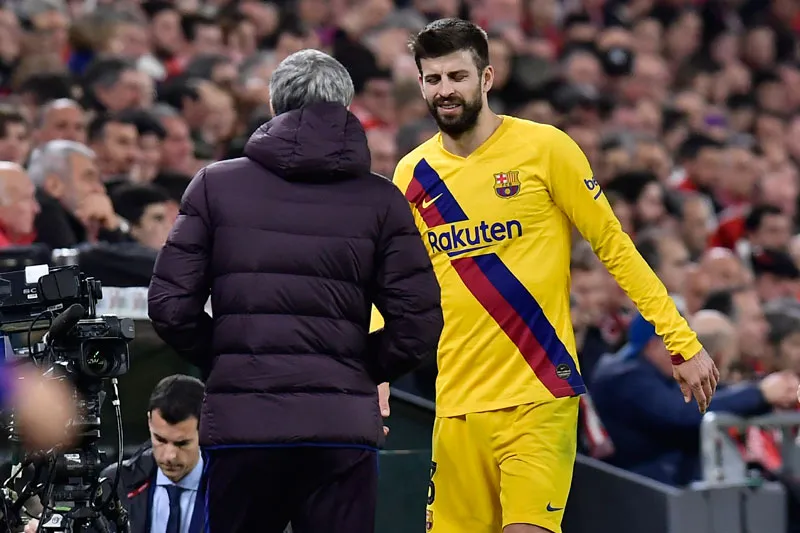 Piqué sale lesionado del duelo de Copa del Rey