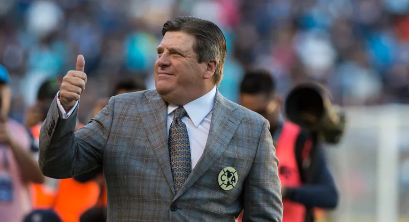 IMAGO7 Miguel Herrera, en un juego del América