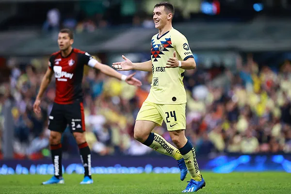 El delantero de las Águilas en el partido contra Atlas