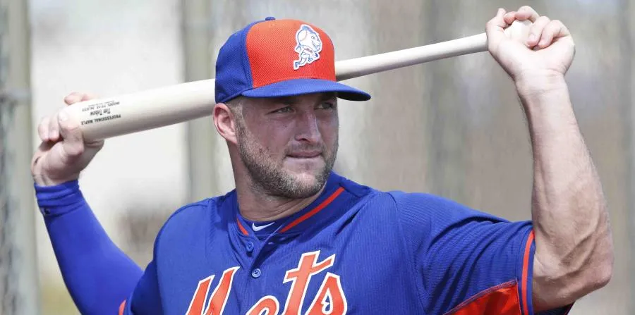 AP Tim Tebow en una práctica de los 'Mets'