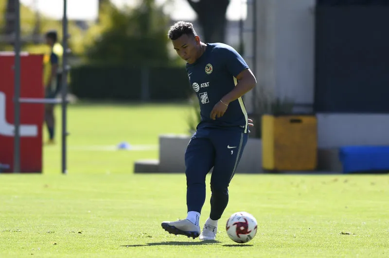 IMAGO7 Roger Martínez en entrenamiento con América