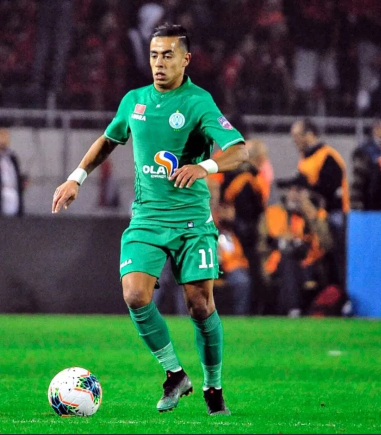 Anas Jabroun controla el balón en un partido