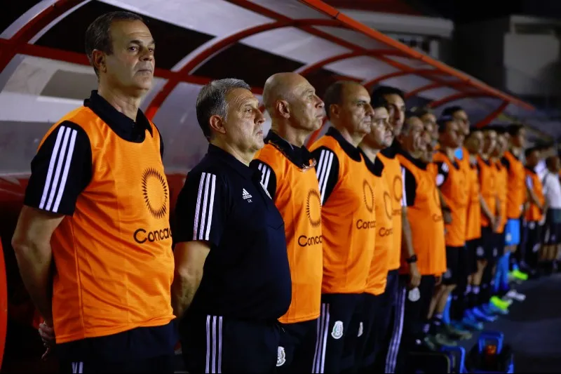 Tata Martino con seleccionados