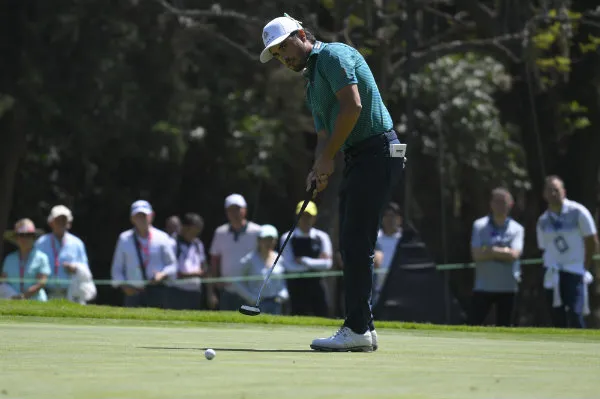 IMAGO7 Abraham Ancer en acción