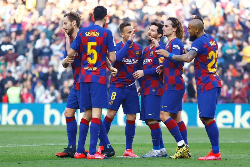 Jugadores del Barcelona festejan un gol ante Eibar
