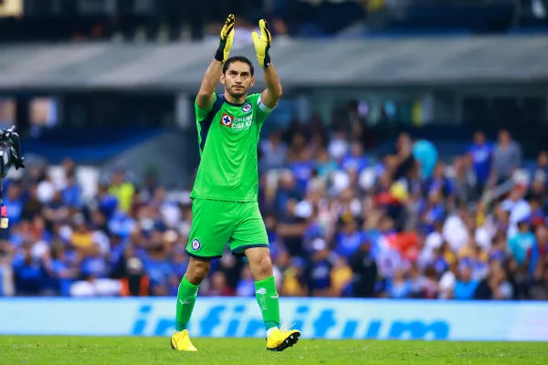 José de Jesus Corna en festejo con Cruz Azul