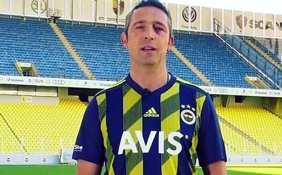 Ali Yildirim Koc en presentación en Turquía