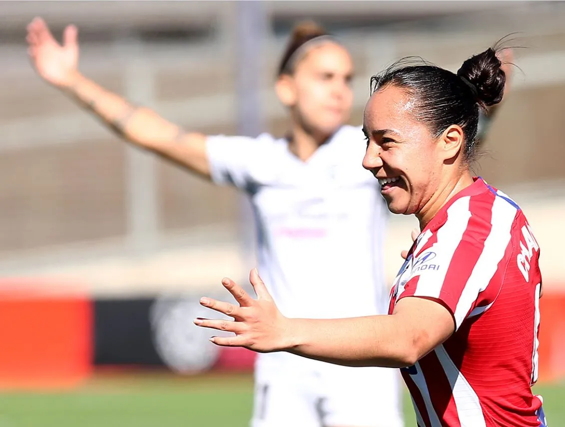 Charlyn Corral festeja su diana con las Colchoneras