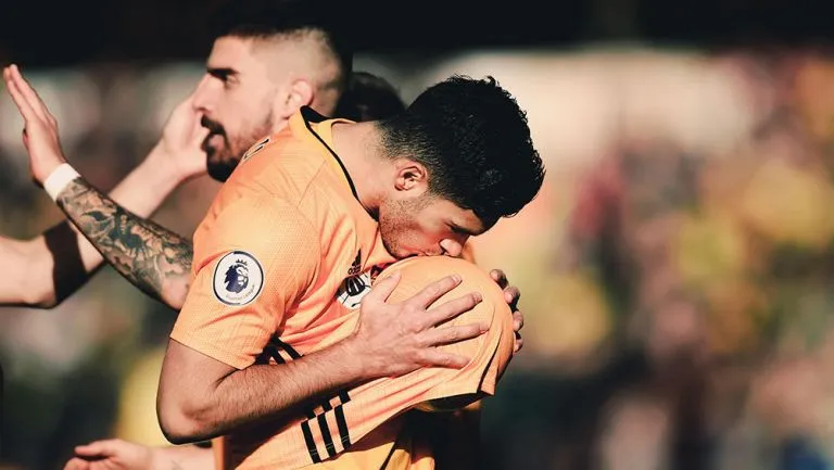 El mexicano dedica el gol a su bebé