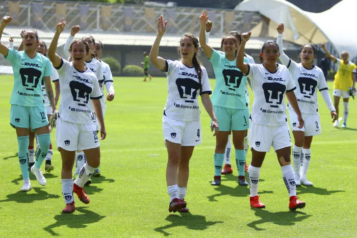 Jugadoras de Pumas, después de un partido