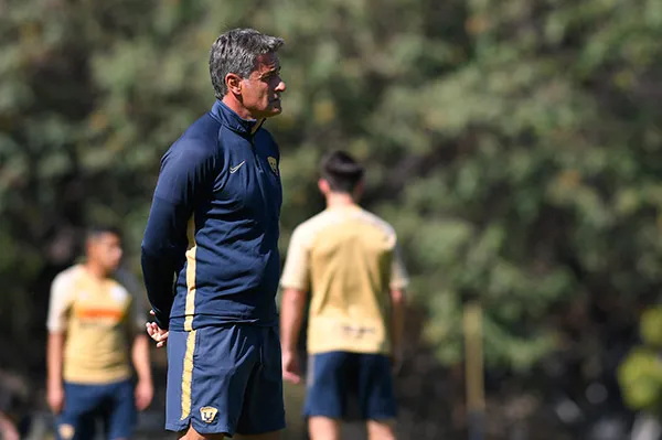 IMAGO7 Míchel González durante un entrenamiento con Pumas