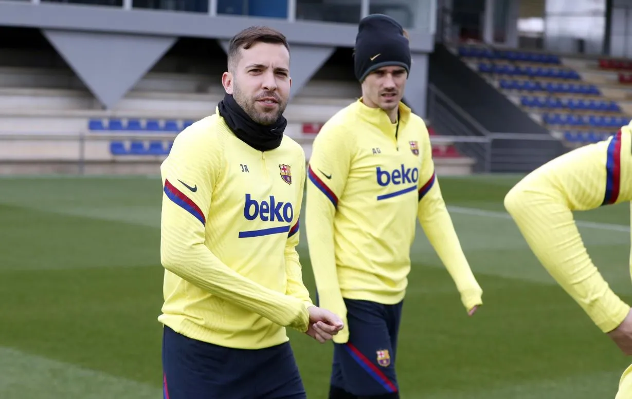 TWITTER @FCBARCELONA_ES Jordi Alba en el entrenamiento del Barcelona