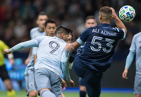 El momento del remate del mexicano