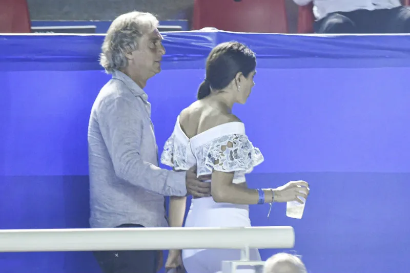 JDS Paola Rojas con su novio en AMT