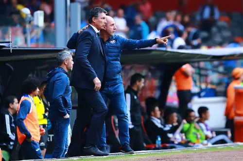 IMAGO7 Robert Dante Siboldi y su auxiliar