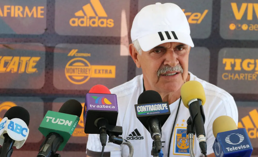 Ricardo Ferretti en conferencia de prensa