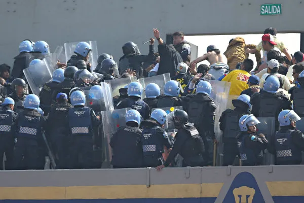 Inconvenientes en la zona de visitante del Olímpico Universitario