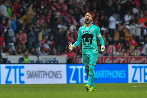 Pollo Saldívar, en un partido de Pumas en el C2020