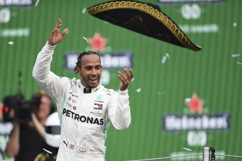 MEXSPORT Lewis Hamilton festeja en el Gran Premio de México