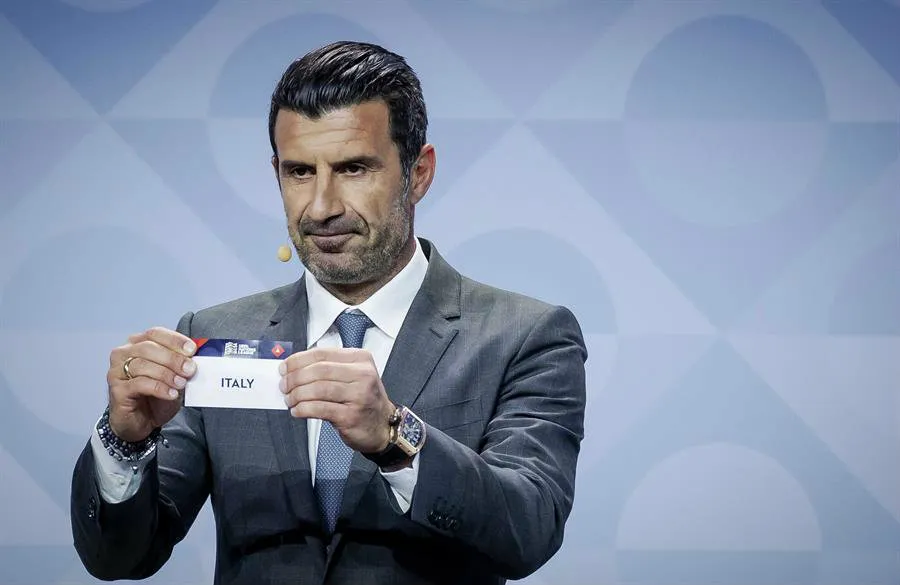 Luis figo en el sorteo de la UEFA Nations League