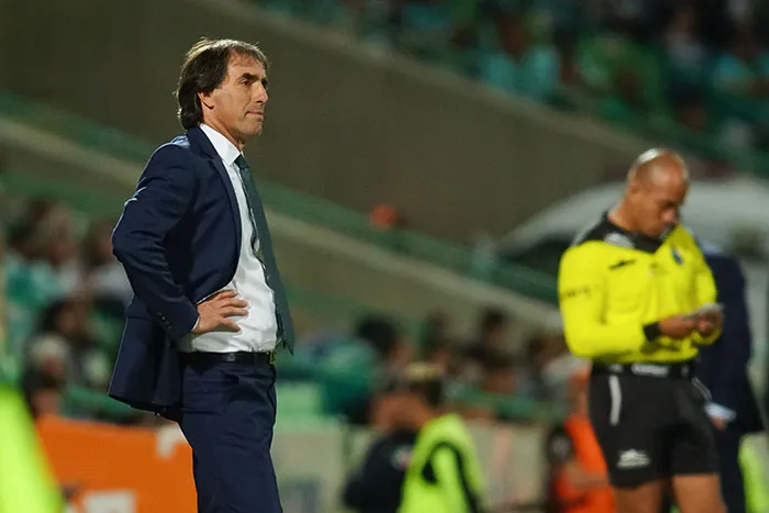 Almada, en un partido de Santos