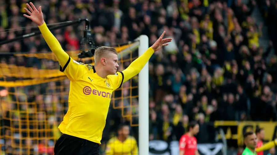 El noruego después de marcar con el Dortmund