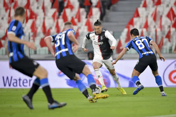 Cristiano Ronaldo en acción ante el Inter de Milan