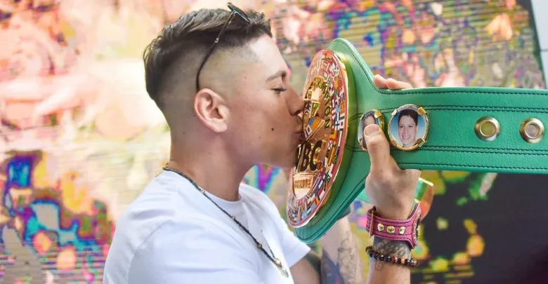 Alejandra &quot;Tigre&quot; Jiménez celebrando triunfo