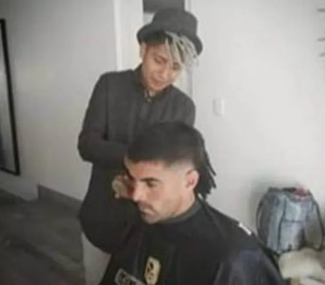 Malcorra y Leo Reyes, el peluquero