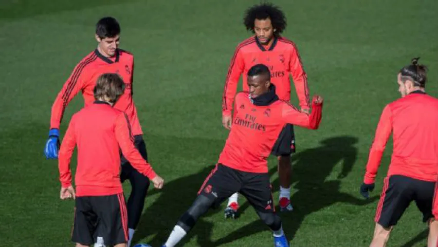 Courtois y Marcelo en entrenamiento con el Madrid