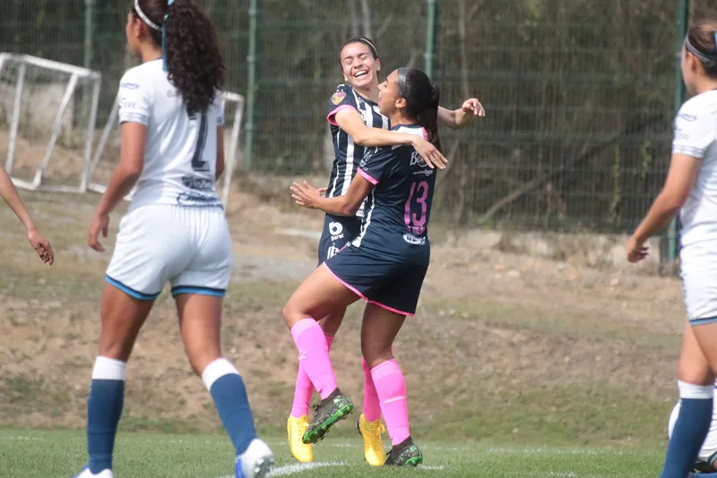 Festejo de jugadoras de Rayados