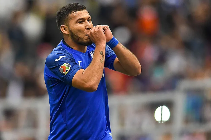 Juan Escobar celebra tras marcar un tanto