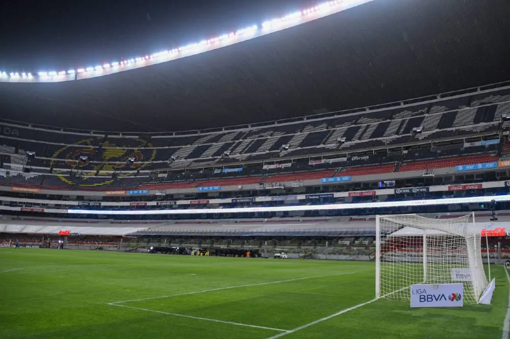 imago7 El Estadio Azteca vacío