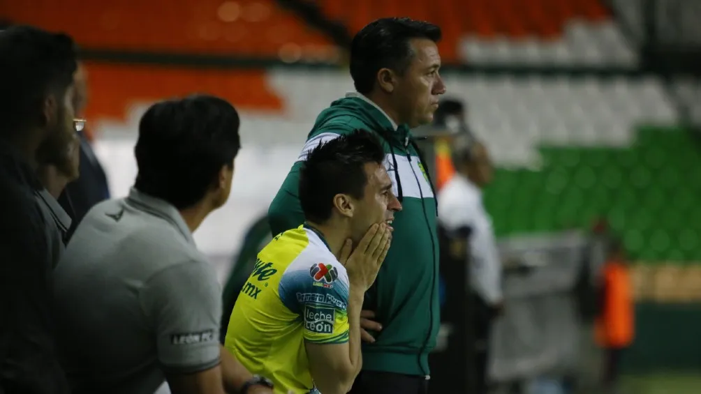 Navarro desconcertado en la banca