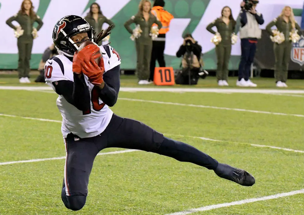 DeAndre Hopkins atrapa el ovoide