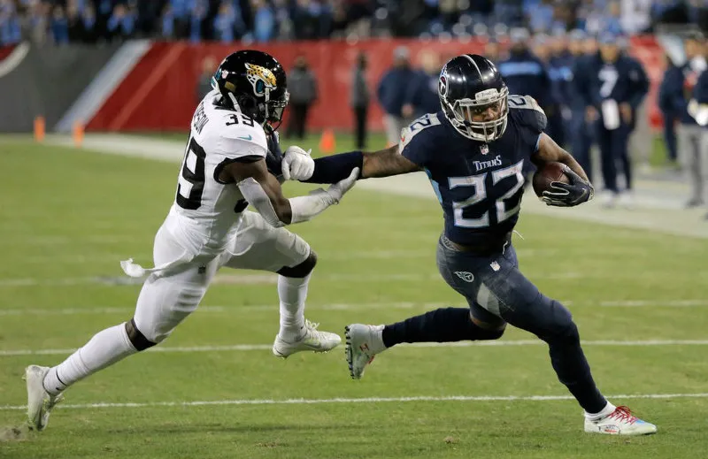 AP Derrick Henry en partido de la NFL