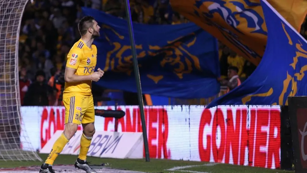 Gignac celebra un gol con los Libres y Locos, barra de Tigres