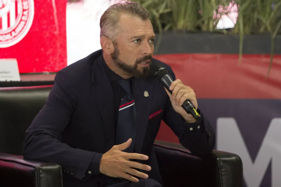 José Luis Higuera en conferencia de prensa