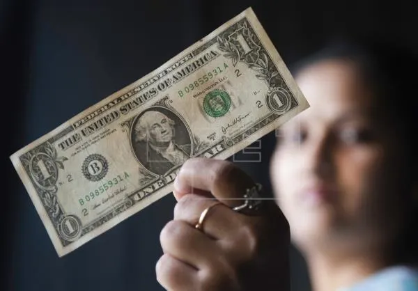 EFE El peso mexicano alcanzó cifras históricas