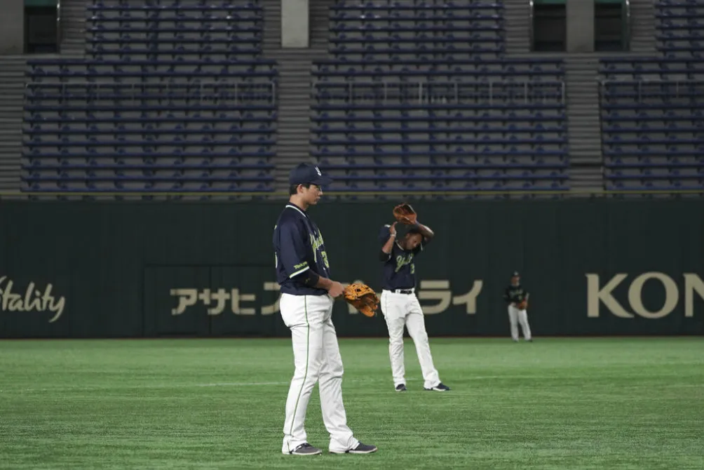 AP Jugadores de la Nippon Professional Baseball previo a un juego
