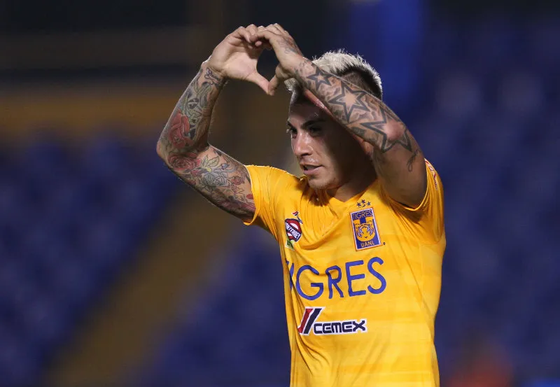 Edu Vargas en festejo de gol