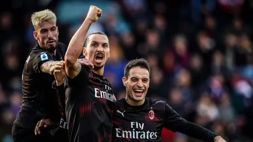 ESPECIAL 'Ibra' en plena celebración de un tanto con sus compañeros